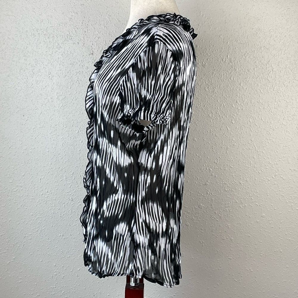 EUC Style & Co. Womens Black and White Button Down Blouse Size 12. - Picture 3 of 5